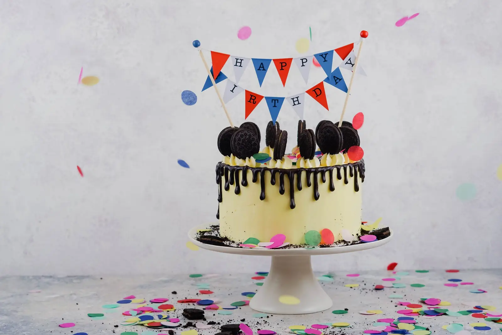 10 anos da k21 - bolo de aniversário escrito Happy Birthday